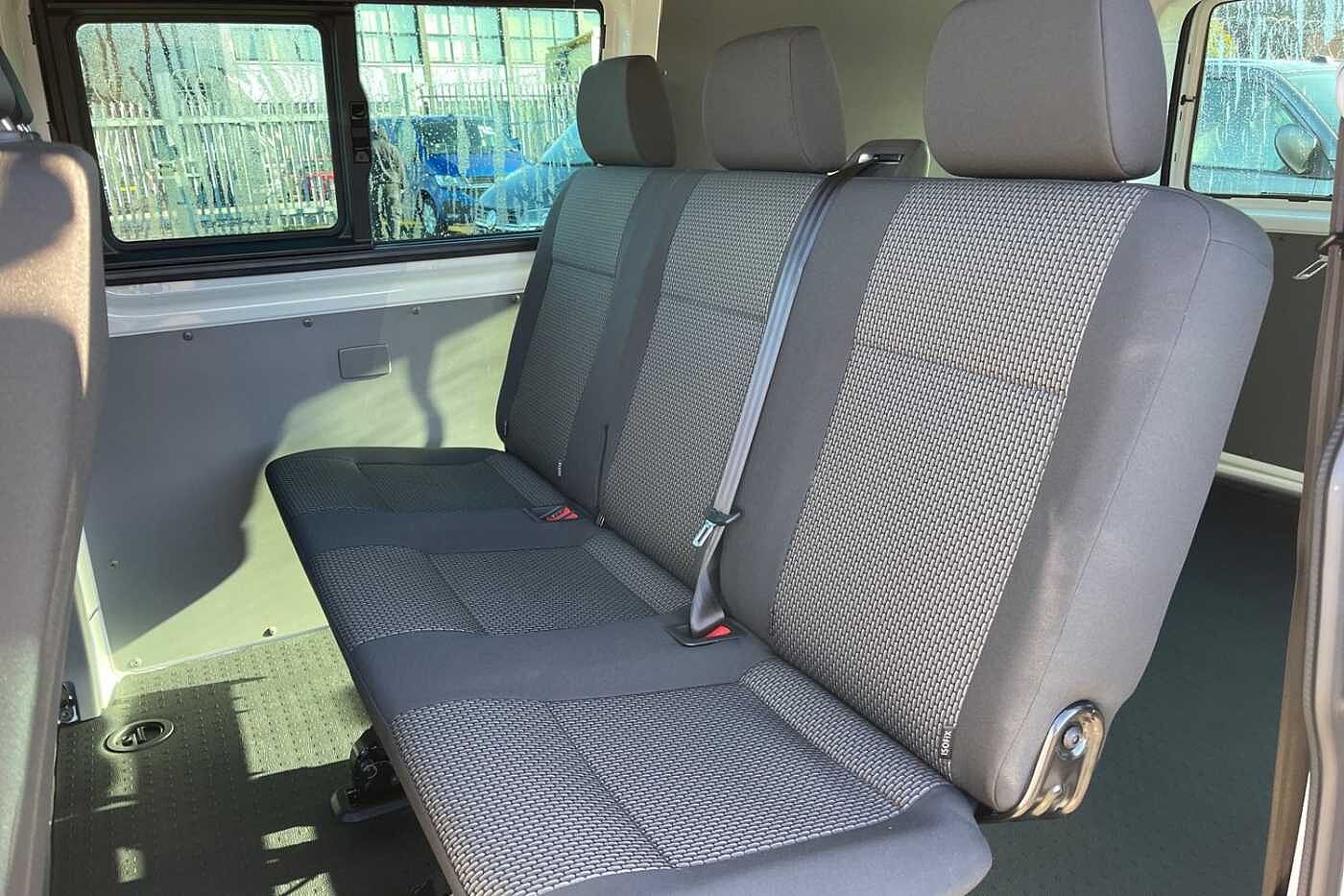 Volkswagen Transporter T32 Kombi Highline LWB 150 PS 2.0 TDI 6sp Manual