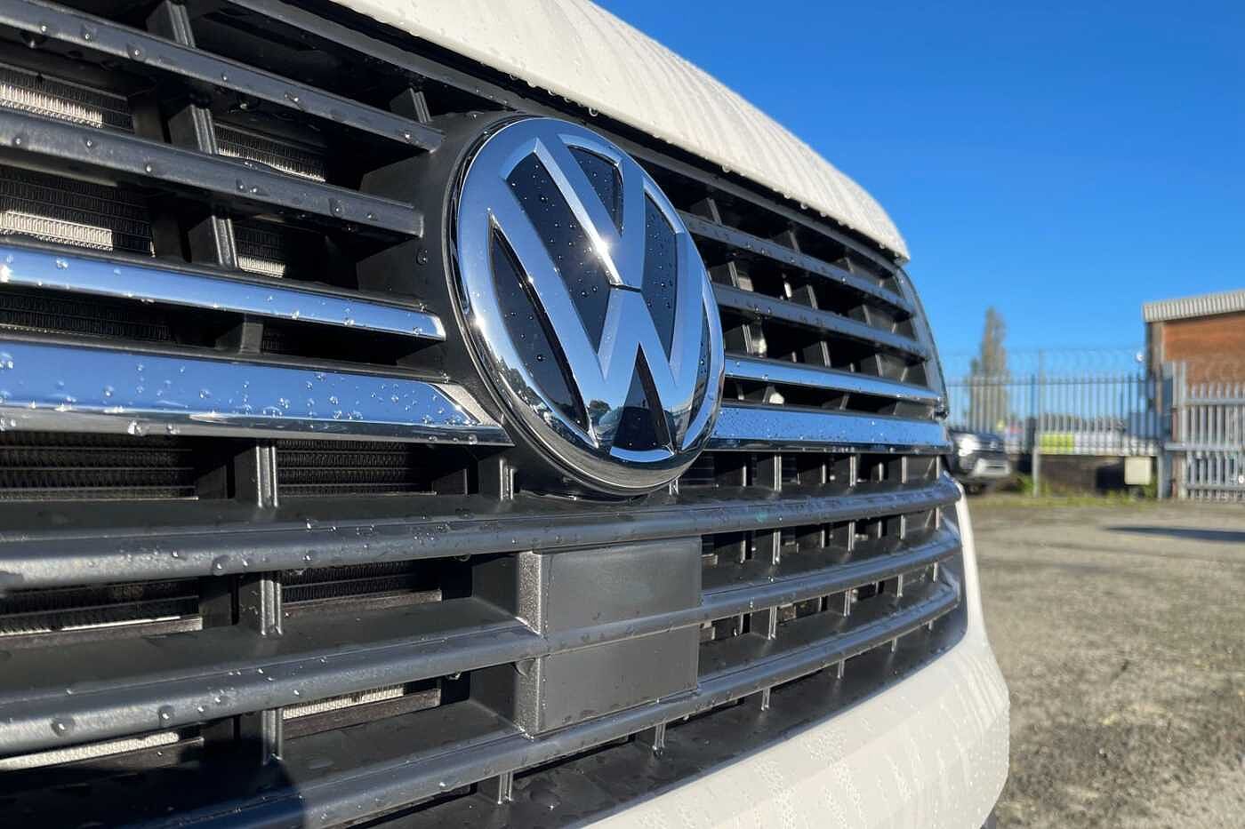 Volkswagen Transporter T32 Kombi Highline LWB 150 PS 2.0 TDI 6sp Manual