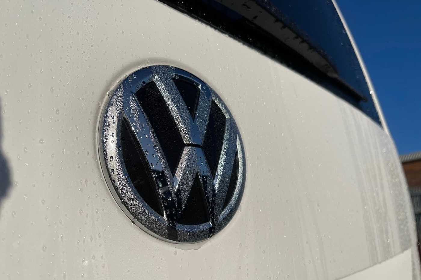 Volkswagen Transporter T32 Kombi Highline LWB 150 PS 2.0 TDI 6sp Manual