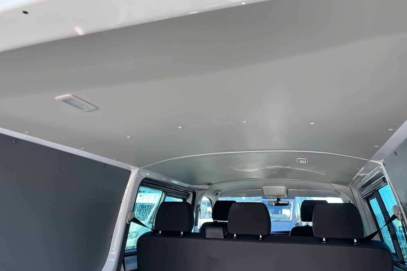 Volkswagen Transporter T32 Kombi Highline LWB 150 PS 2.0 TDI 6sp Manual