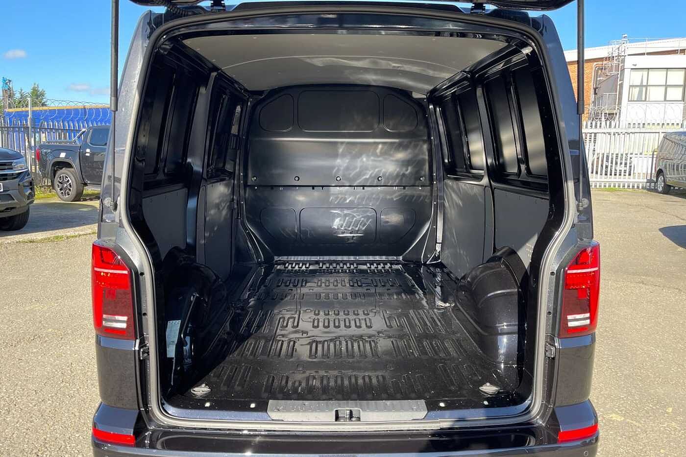 Volkswagen Transporter T30 Panel van Highline SWB 150 PS 2.0 TDI 6sp Manual