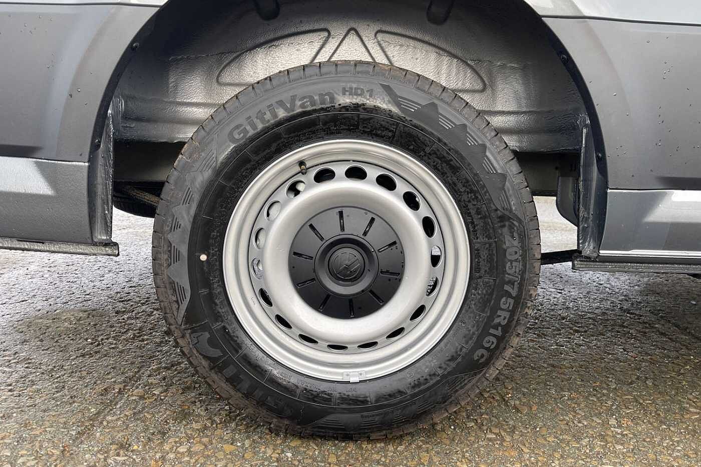 Volkswagen Crafter CR35 Panel van Trendline LWB 177 PS 2.0 TDI 6sp Manual FWD