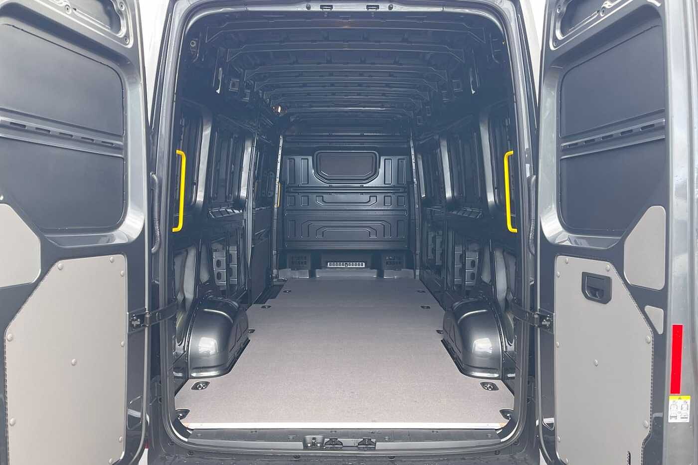 Volkswagen Crafter CR35 Panel van Trendline LWB 177 PS 2.0 TDI 6sp Manual FWD