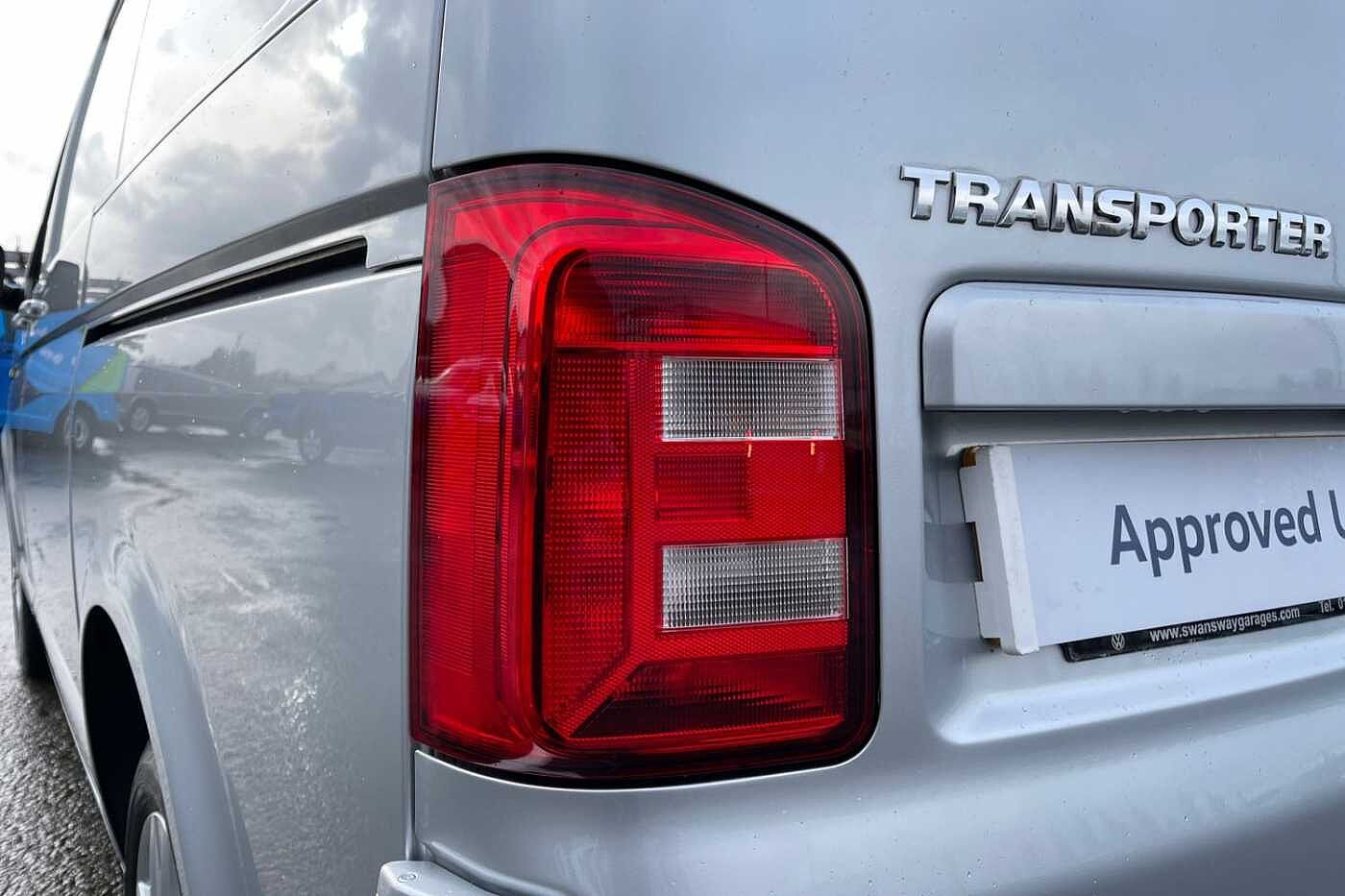 Volkswagen Transporter T32 Panel van Highline SWB 199 PS 2.0 TDI BMT 7sp DSG 4MOTION