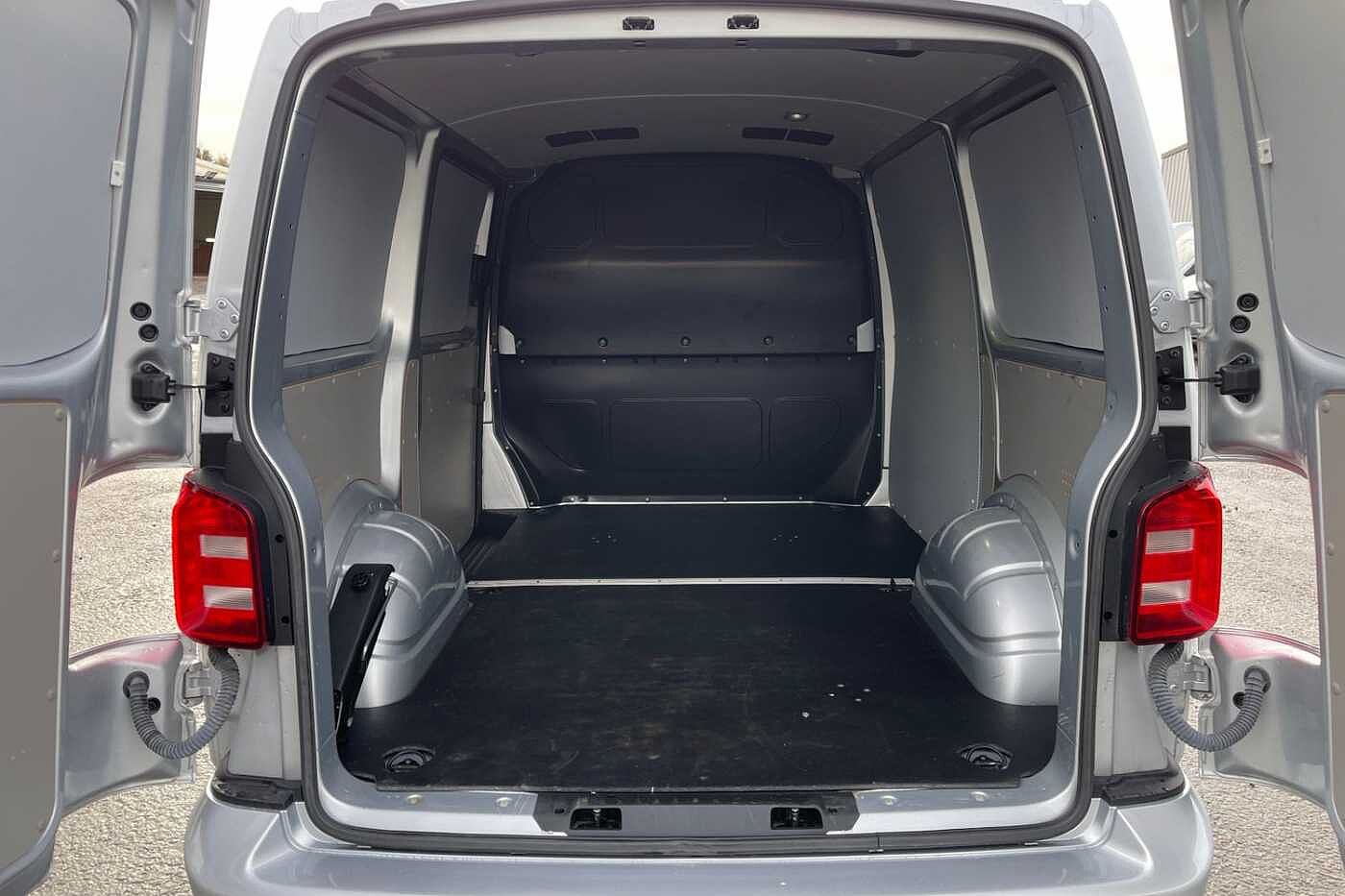 Volkswagen Transporter T32 Panel van Highline SWB 199 PS 2.0 TDI BMT 7sp DSG 4MOTION
