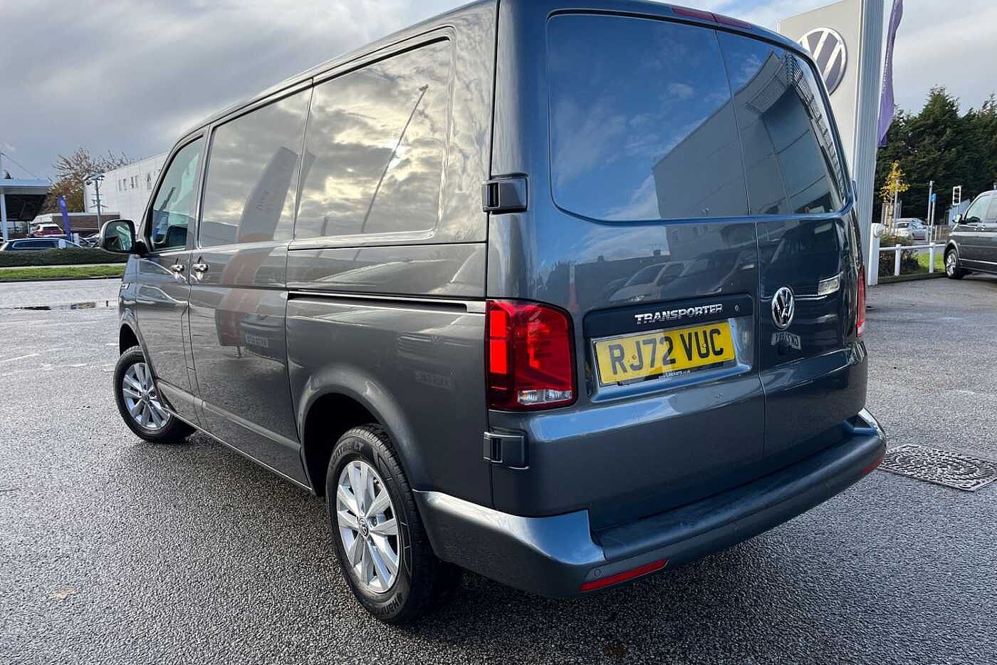 Volkswagen Transporter T30 Panel van Highline SWB 150 PS 2.0 TDI 7sp DSG