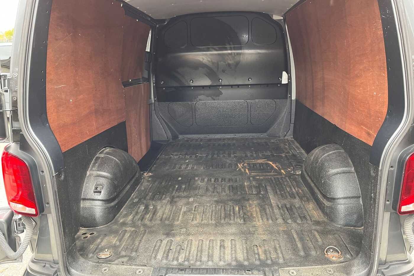 Volkswagen Transporter T30 Panel van Highline SWB 150 PS 2.0 TDI 7sp DSG