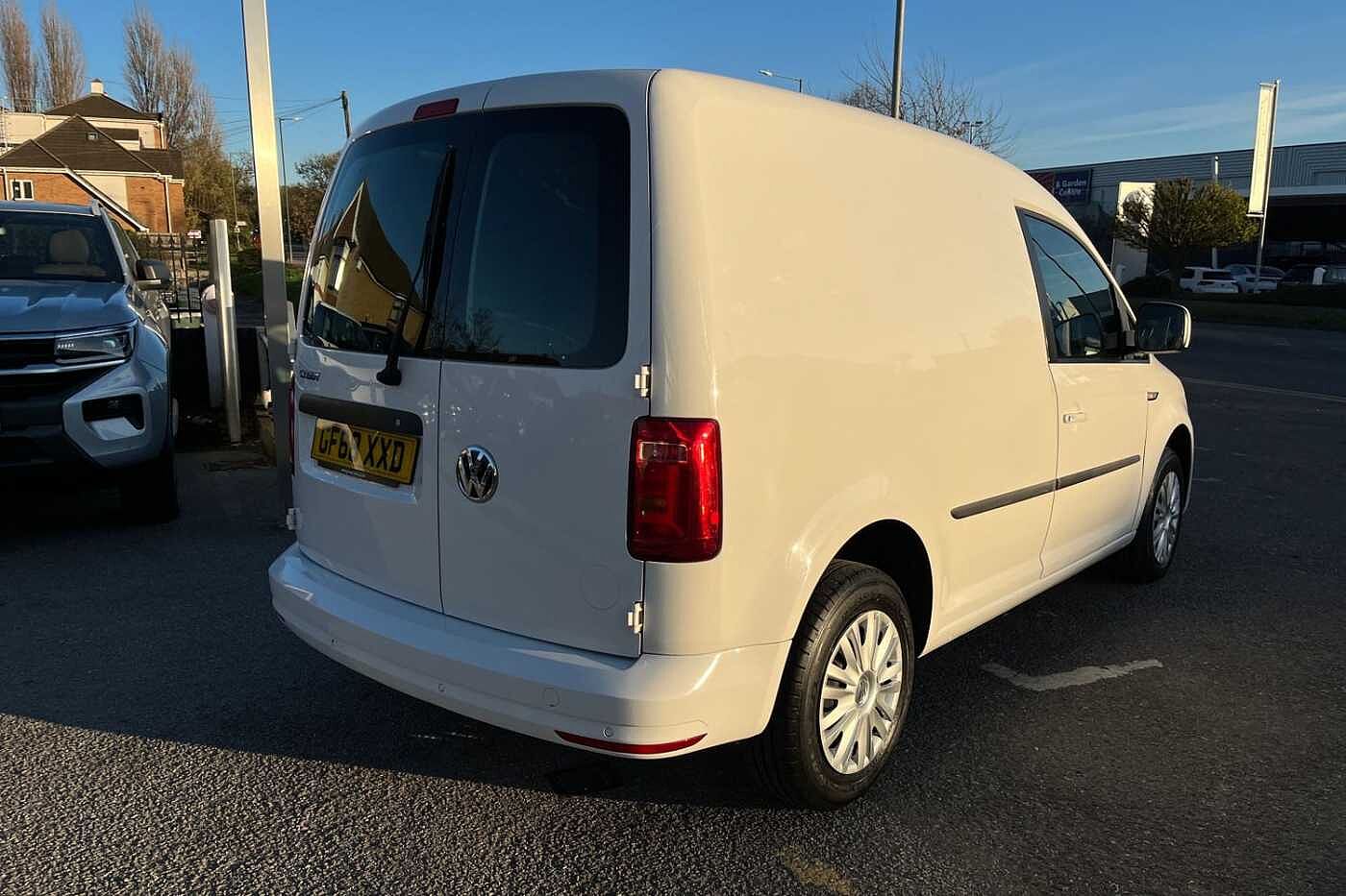 Volkswagen Caddy C20 Panel van Trendline SWB EU6 102 PS 2.0 TDI BMT 5sp Manual