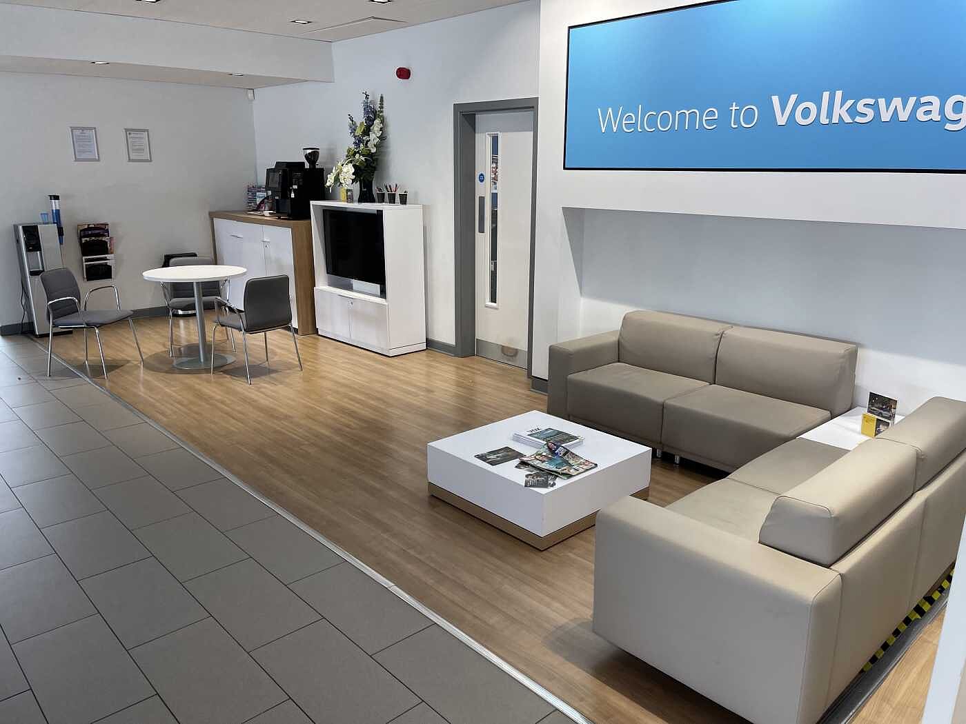 Volkswagen Transporter 2.0TDI 110ps T28 Highline BMT SWB PV