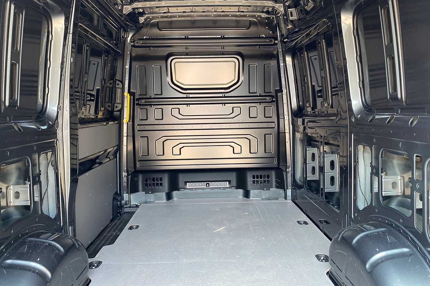 Volkswagen Crafter Cr35 Mwb Diesel Fwd Trendline