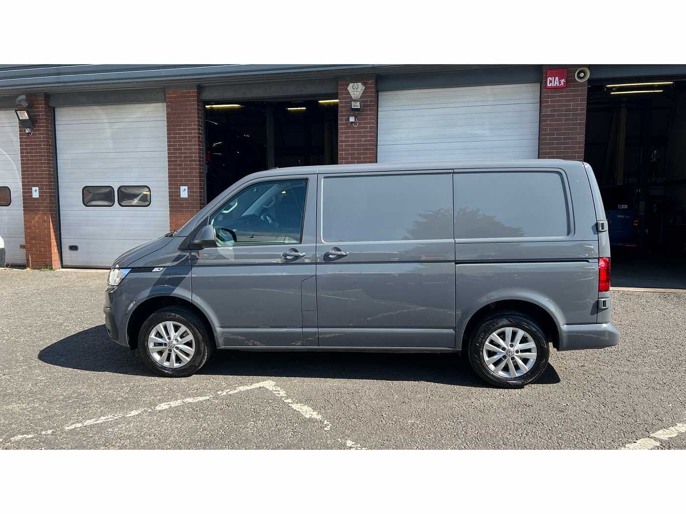 Volkswagen Transporter T28 Panel van Highline SWB 110 PS 2.0 TDI 5sp Manual