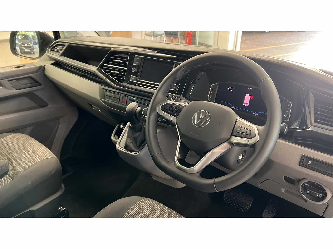 Volkswagen Transporter T32 Kombi Highline SWB 150 PS 2.0 TDI 7sp DSG