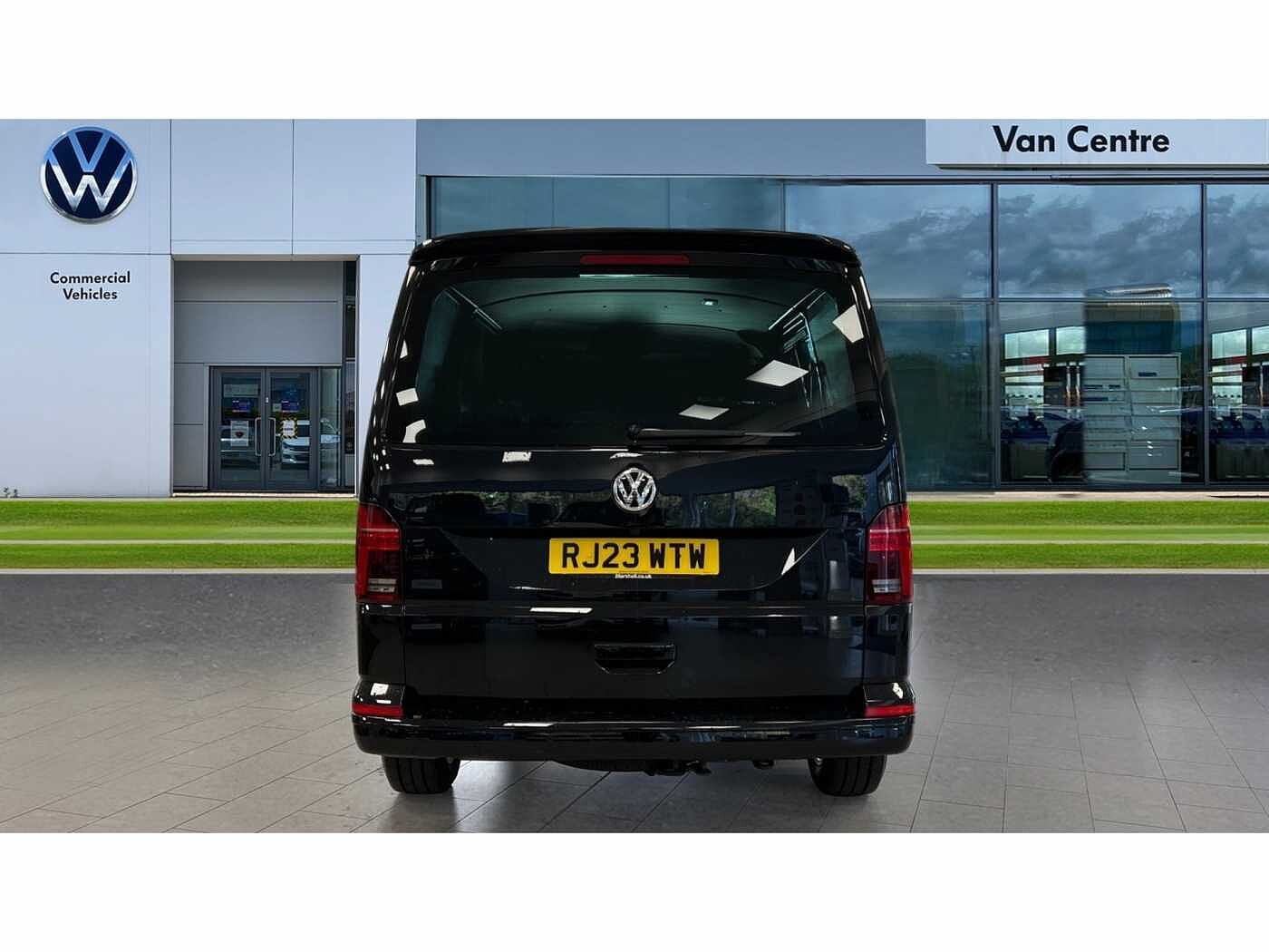 Volkswagen Transporter T32 Kombi Highline SWB 150 PS 2.0 TDI 7sp DSG