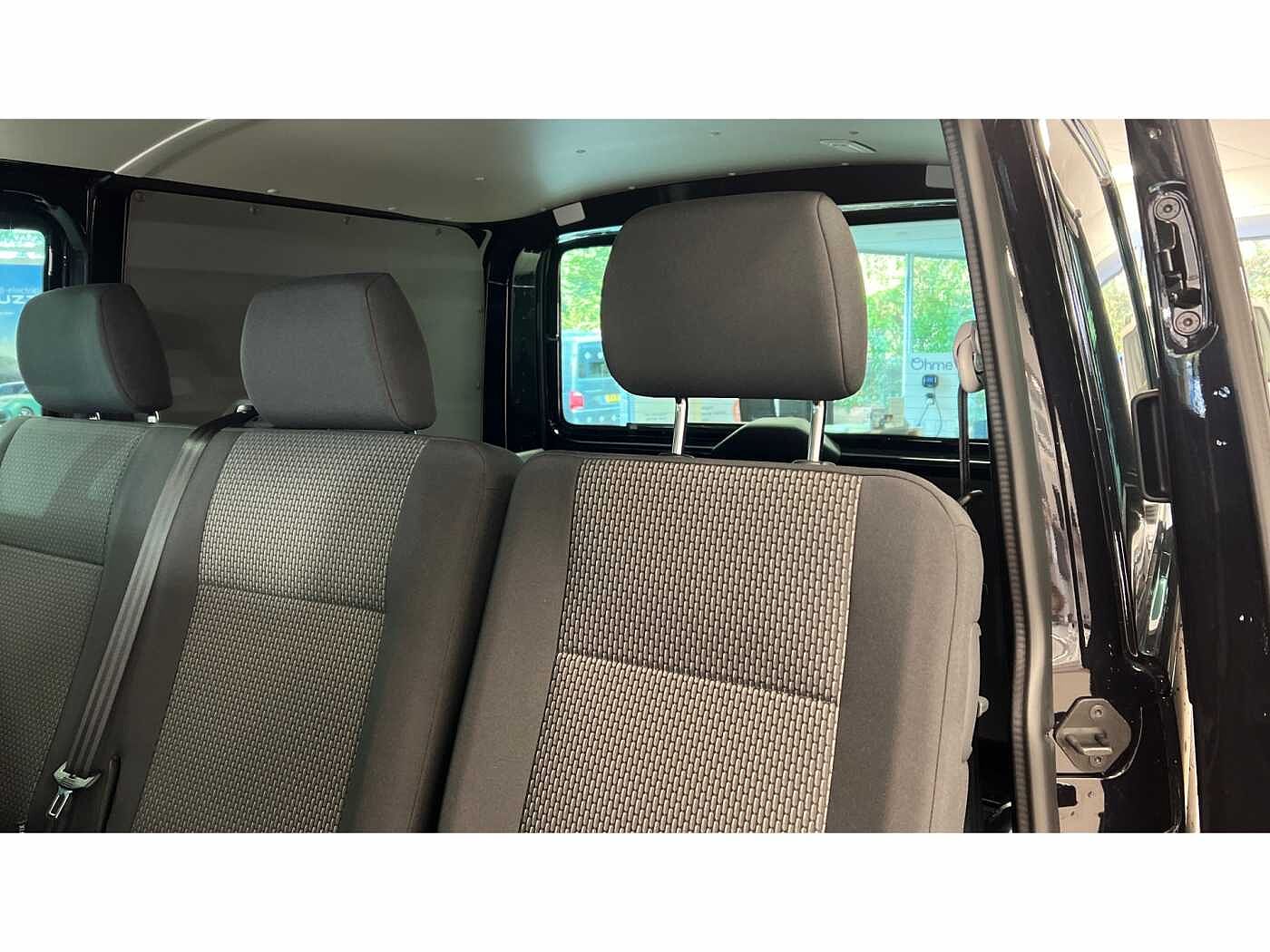 Volkswagen Transporter T32 Kombi Highline SWB 150 PS 2.0 TDI 7sp DSG