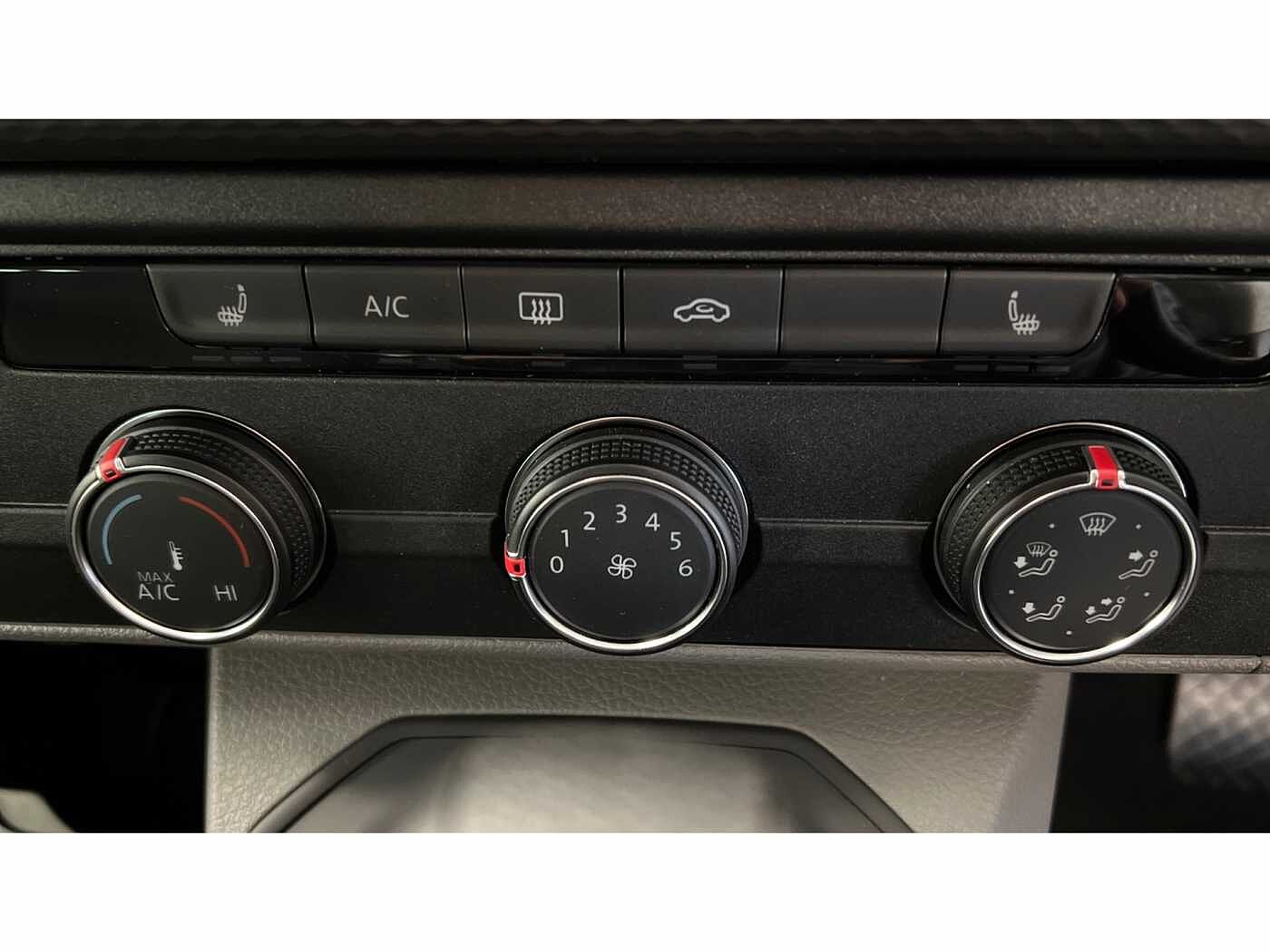 Volkswagen Transporter T32 Kombi Highline SWB 150 PS 2.0 TDI 7sp DSG