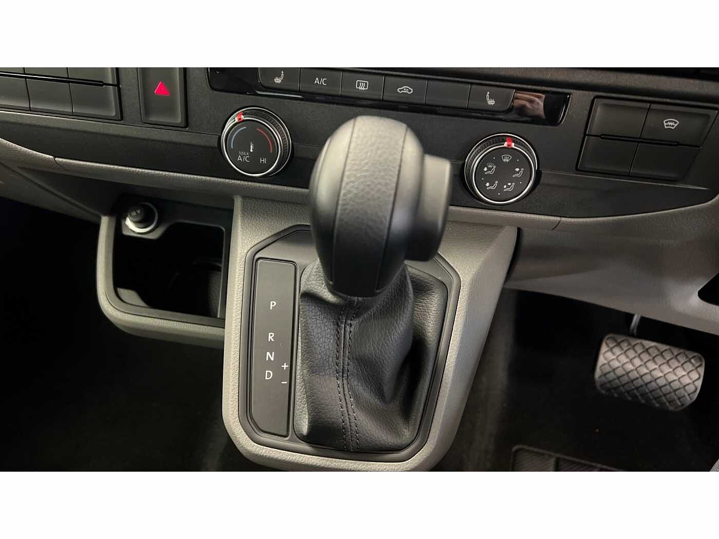 Volkswagen Transporter T32 Kombi Highline SWB 150 PS 2.0 TDI 7sp DSG