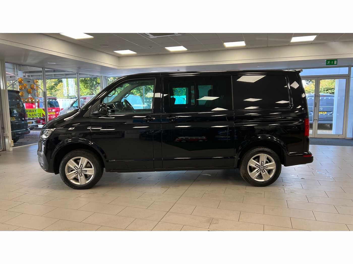 Volkswagen Transporter T32 Kombi Highline SWB 150 PS 2.0 TDI 7sp DSG