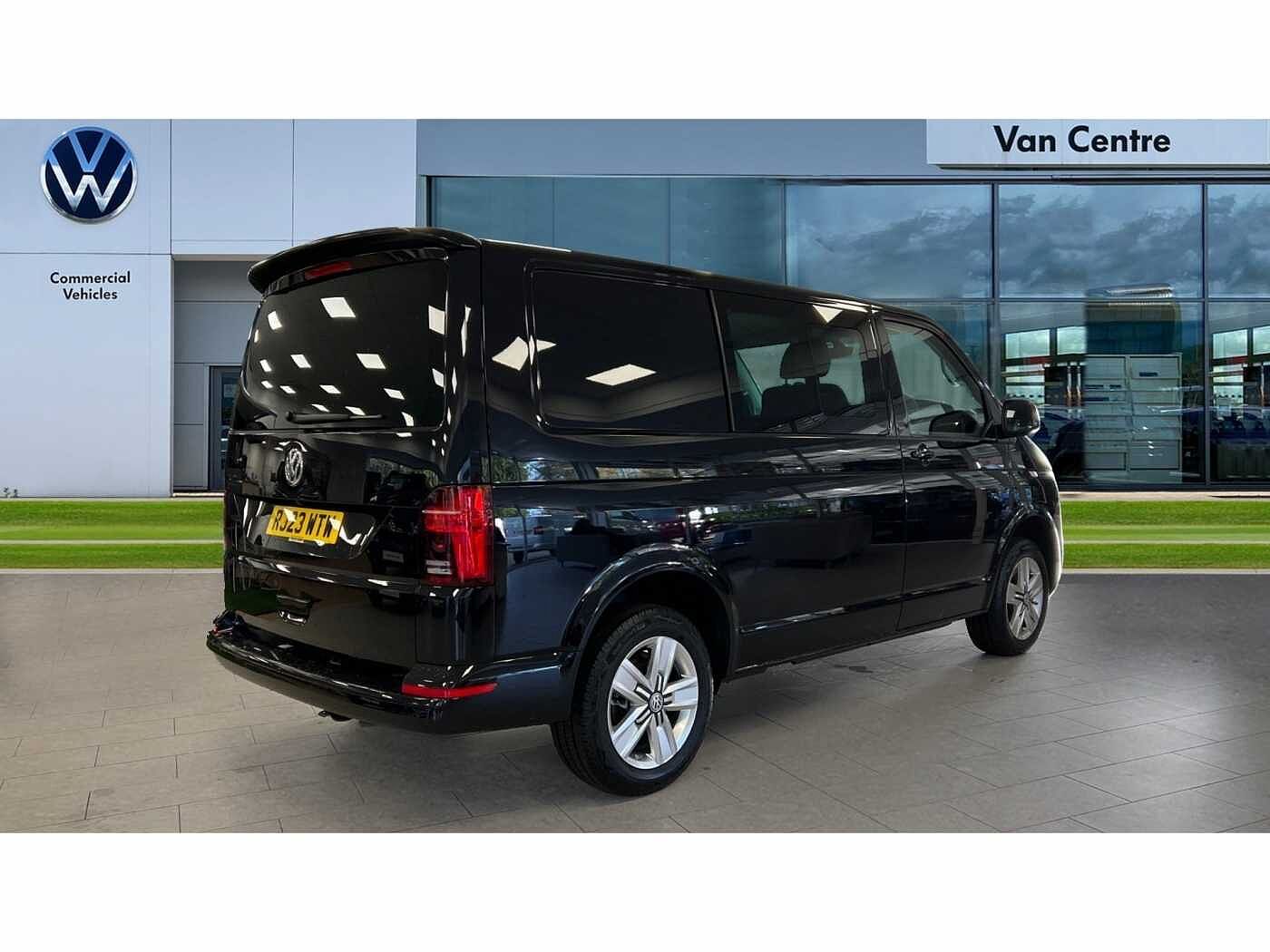 Volkswagen Transporter T32 Kombi Highline SWB 150 PS 2.0 TDI 7sp DSG