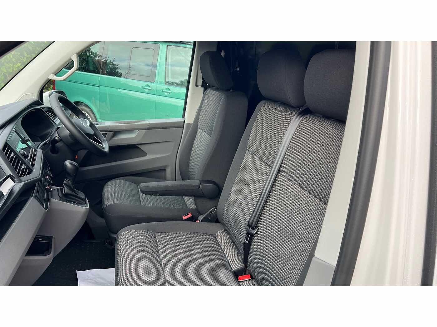 Volkswagen Transporter T30 Panel van Highline SWB 150 PS 2.0 TDI 7sp DSG