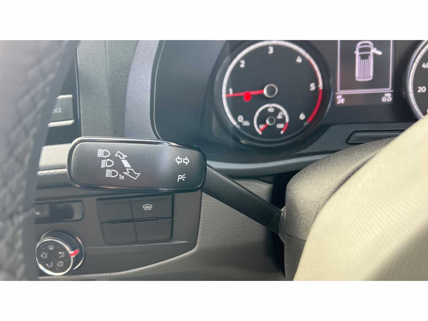 Volkswagen Transporter T30 Panel van Highline SWB 150 PS 2.0 TDI 7sp DSG