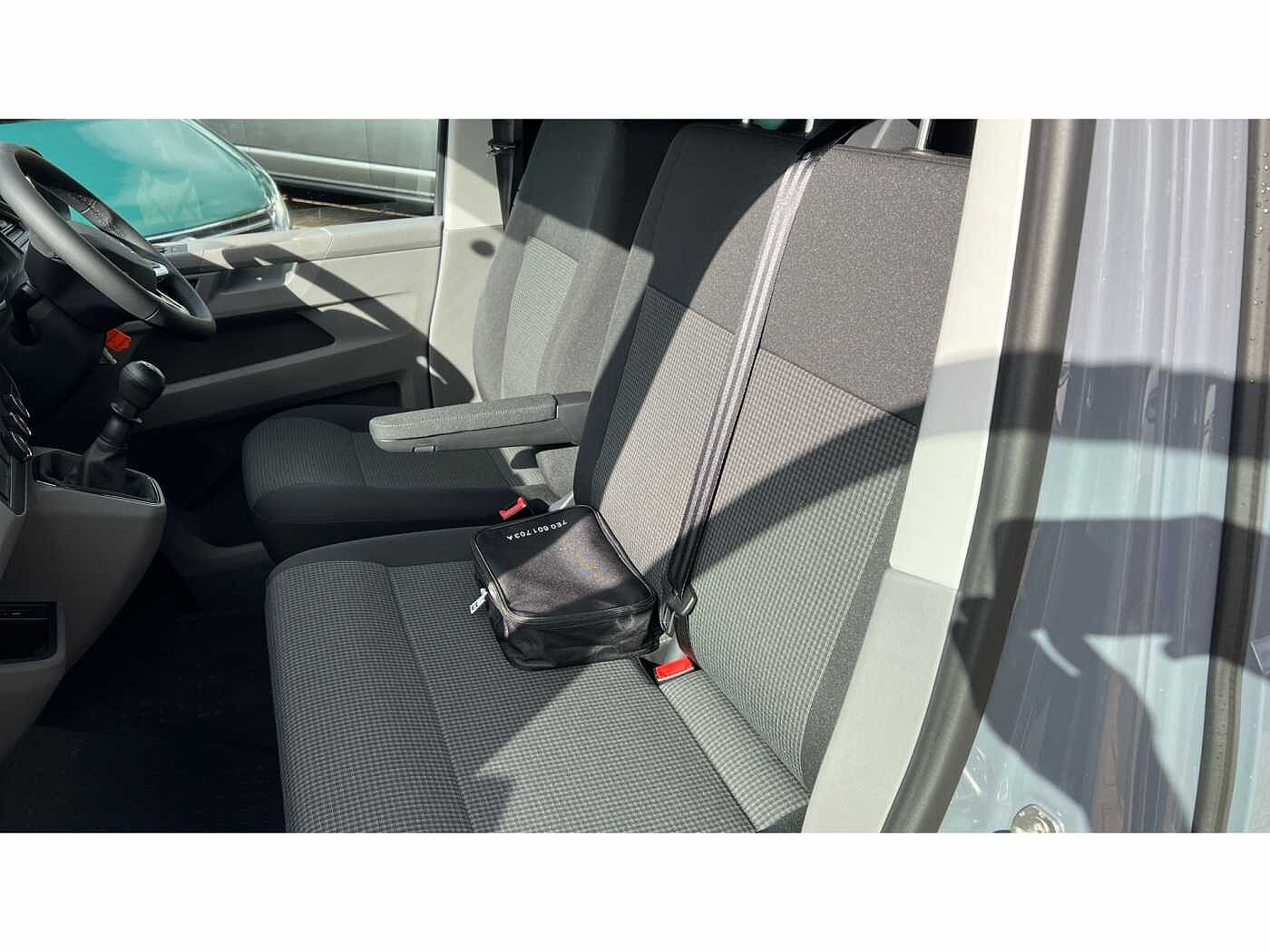 Volkswagen Transporter T30 Panel van Startline LWB 150 PS 2.0 TDI 6sp Manual