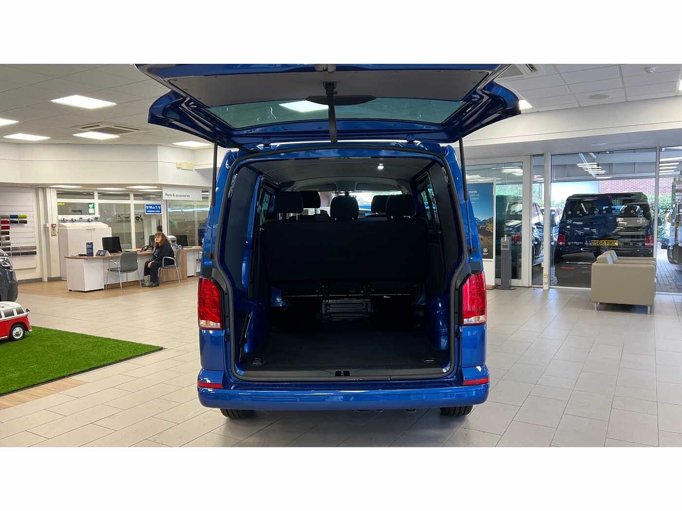 Volkswagen Transporter T30 Kombi Highline SWB 110 PS 2.0 TDI 5sp Manual