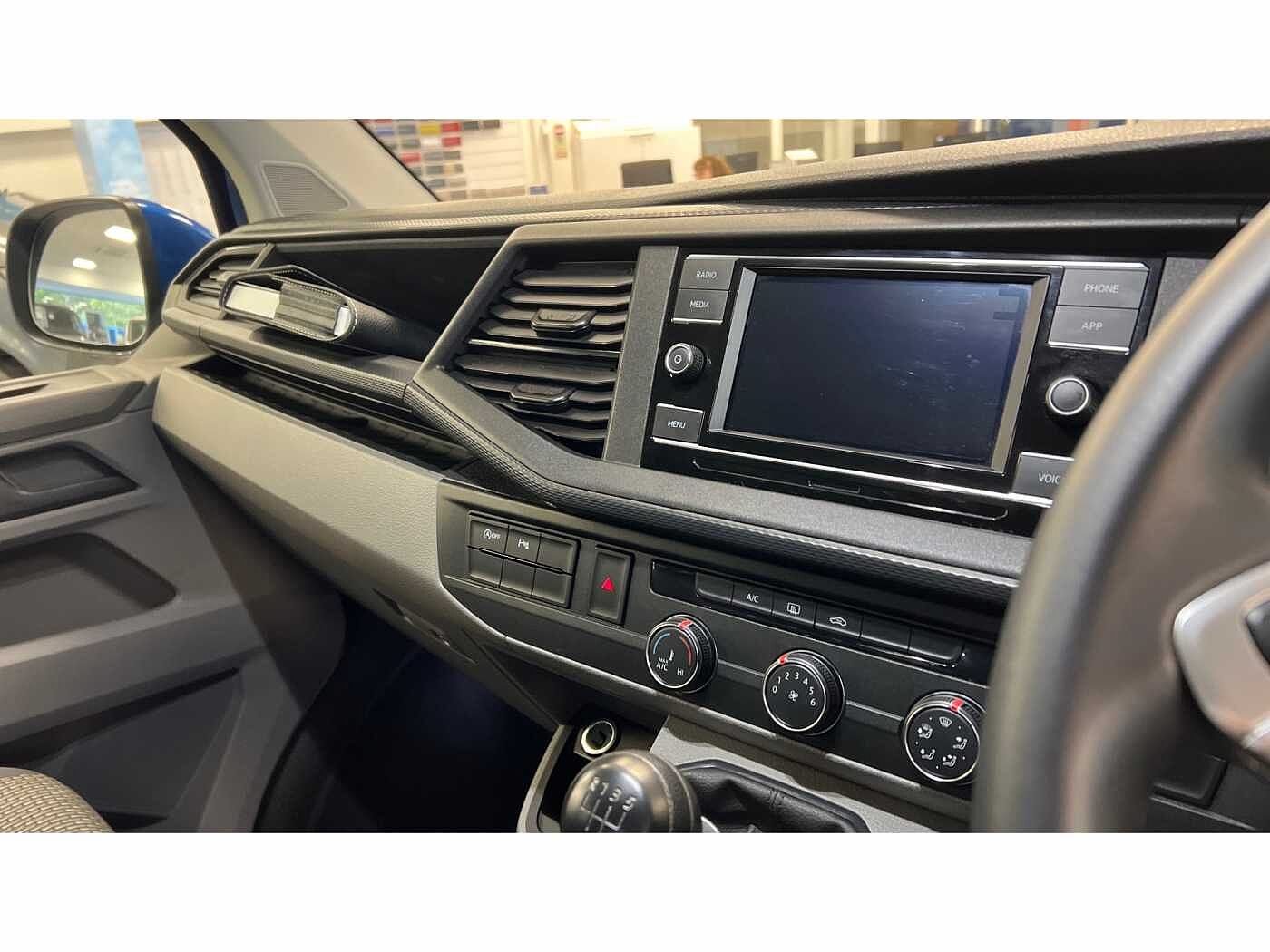 Volkswagen Transporter T30 Kombi Highline SWB 110 PS 2.0 TDI 5sp Manual