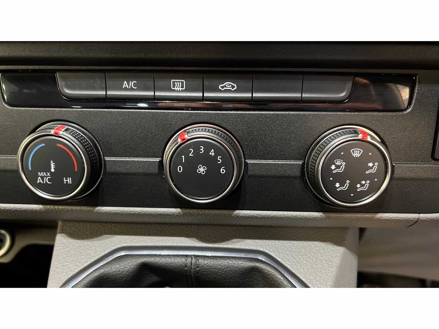 Volkswagen Transporter T30 Kombi Highline SWB 110 PS 2.0 TDI 5sp Manual