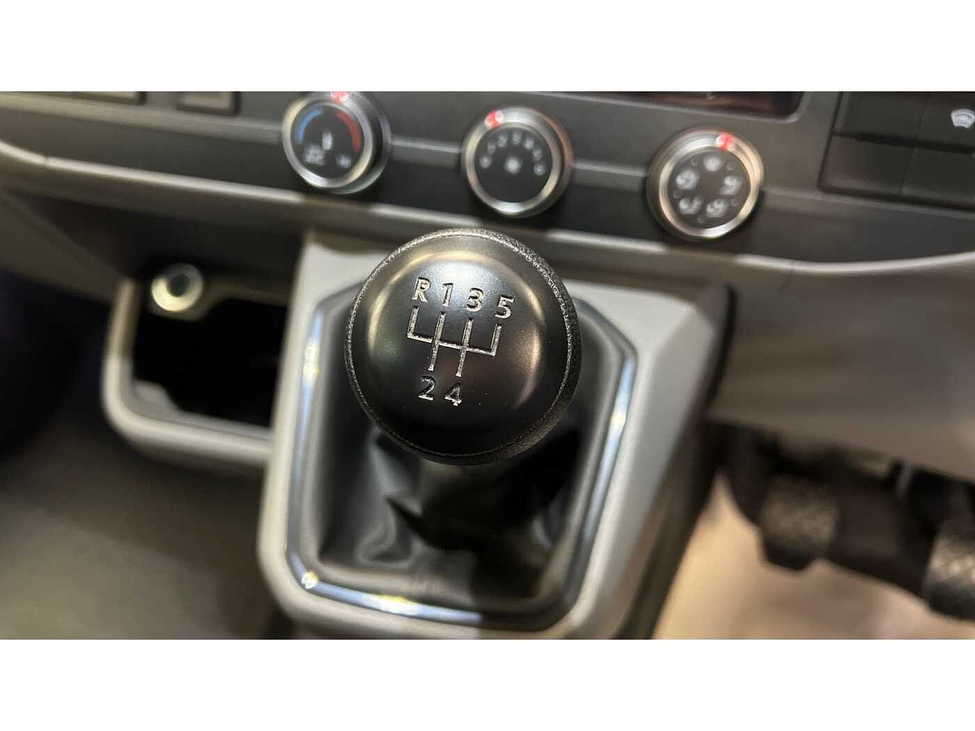 Volkswagen Transporter T30 Kombi Highline SWB 110 PS 2.0 TDI 5sp Manual