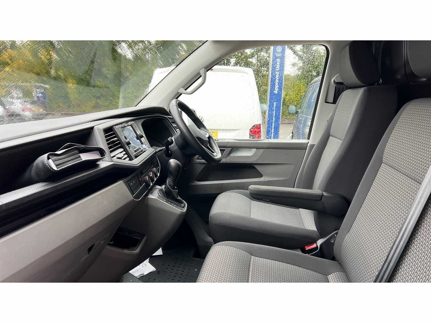 Volkswagen Transporter T32 Panel van Highline LWB 150 PS 2.0 TDI 7sp DSG