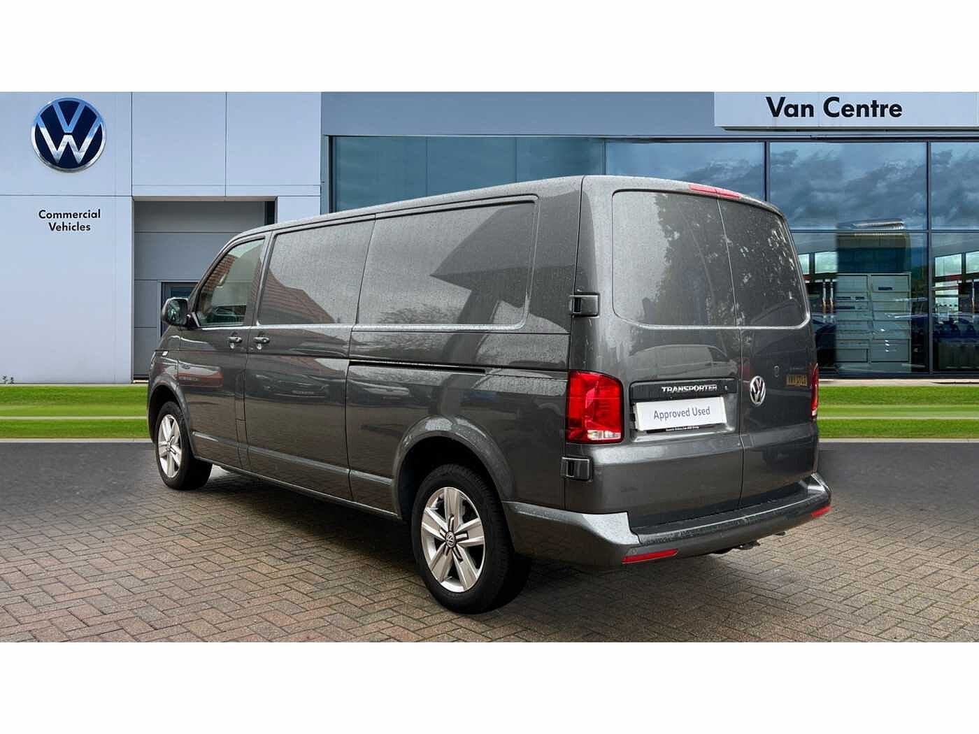 Volkswagen Transporter T32 Panel van Highline LWB 150 PS 2.0 TDI 7sp DSG