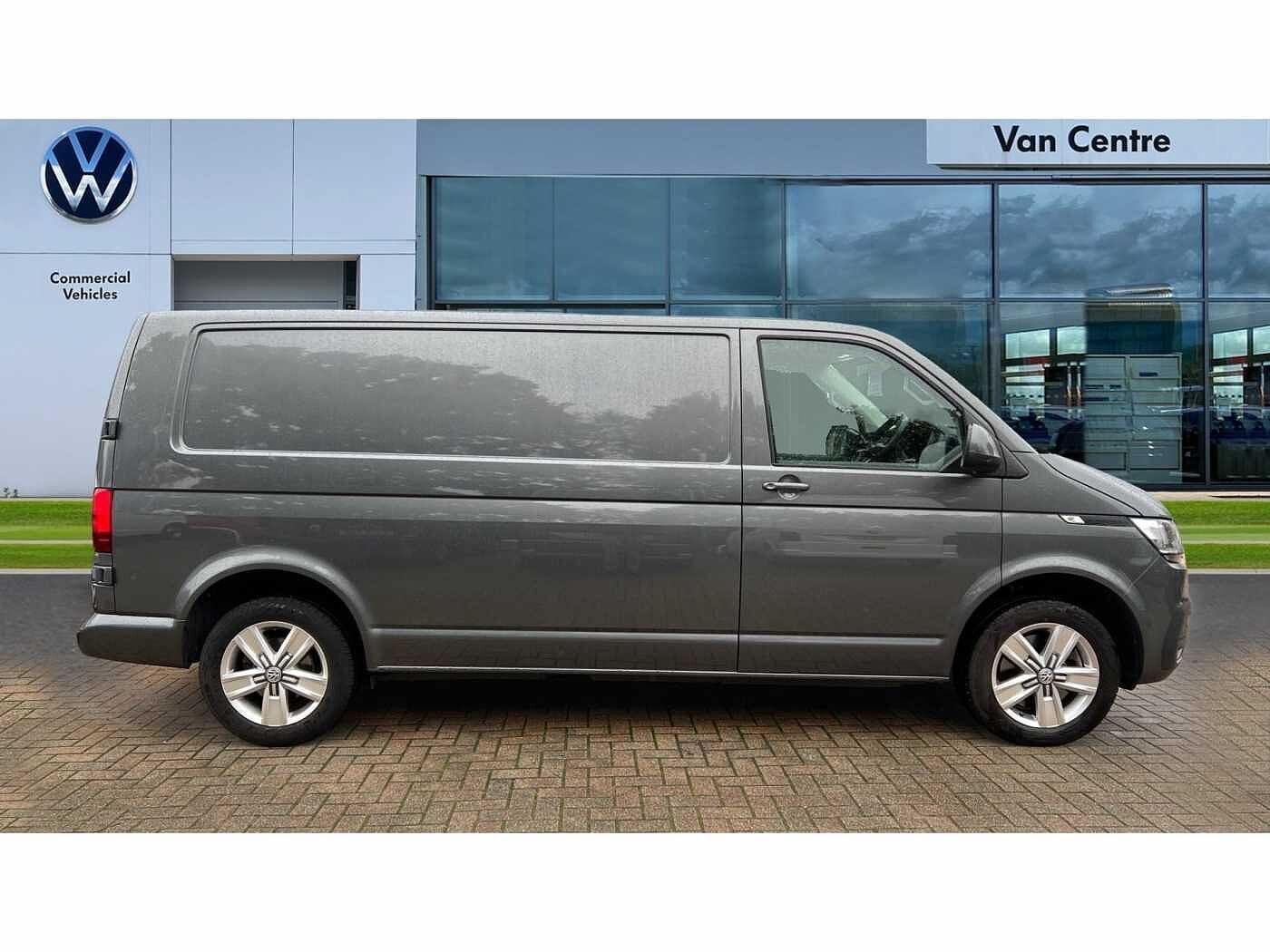 Volkswagen Transporter T32 Panel van Highline LWB 150 PS 2.0 TDI 7sp DSG