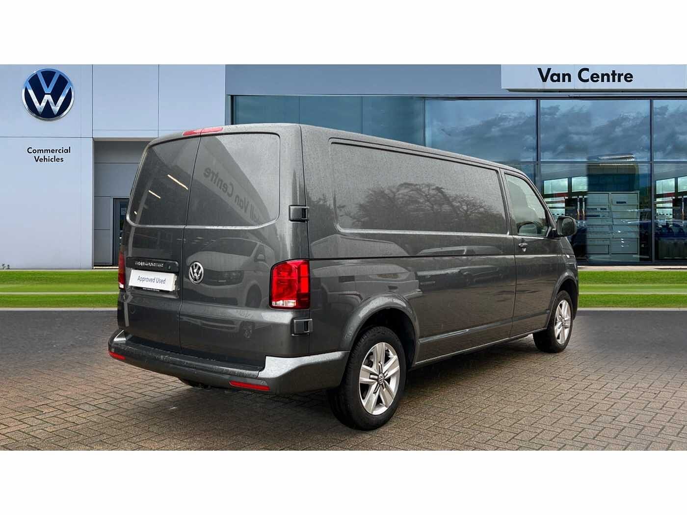 Volkswagen Transporter T32 Panel van Highline LWB 150 PS 2.0 TDI 7sp DSG