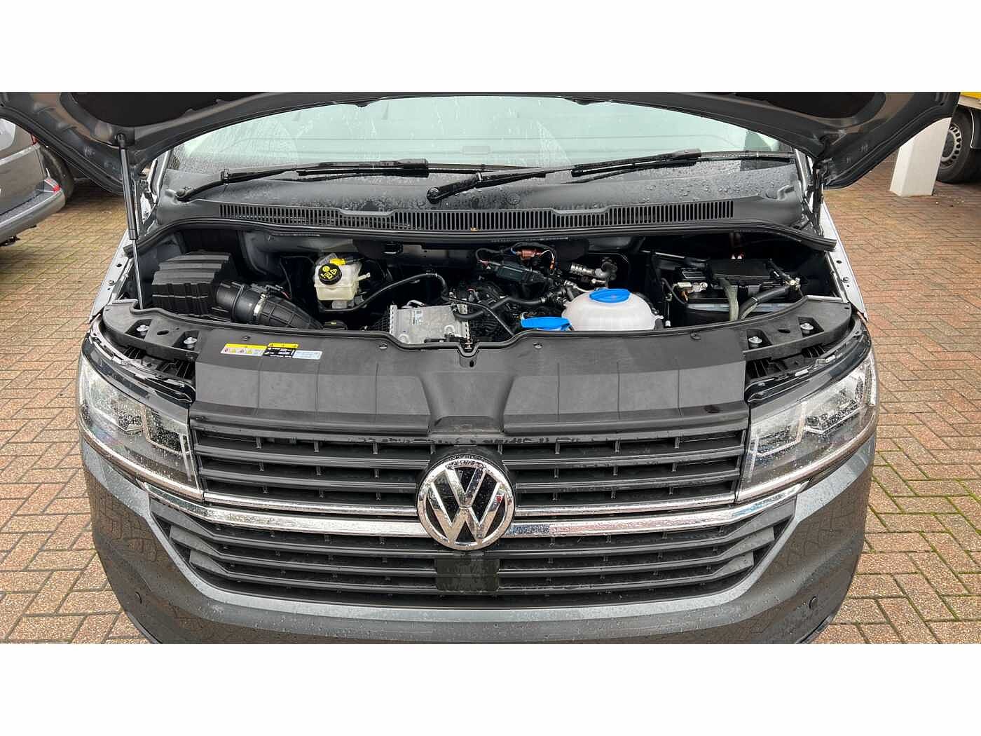 Volkswagen Transporter T32 Panel van Highline LWB 150 PS 2.0 TDI 7sp DSG