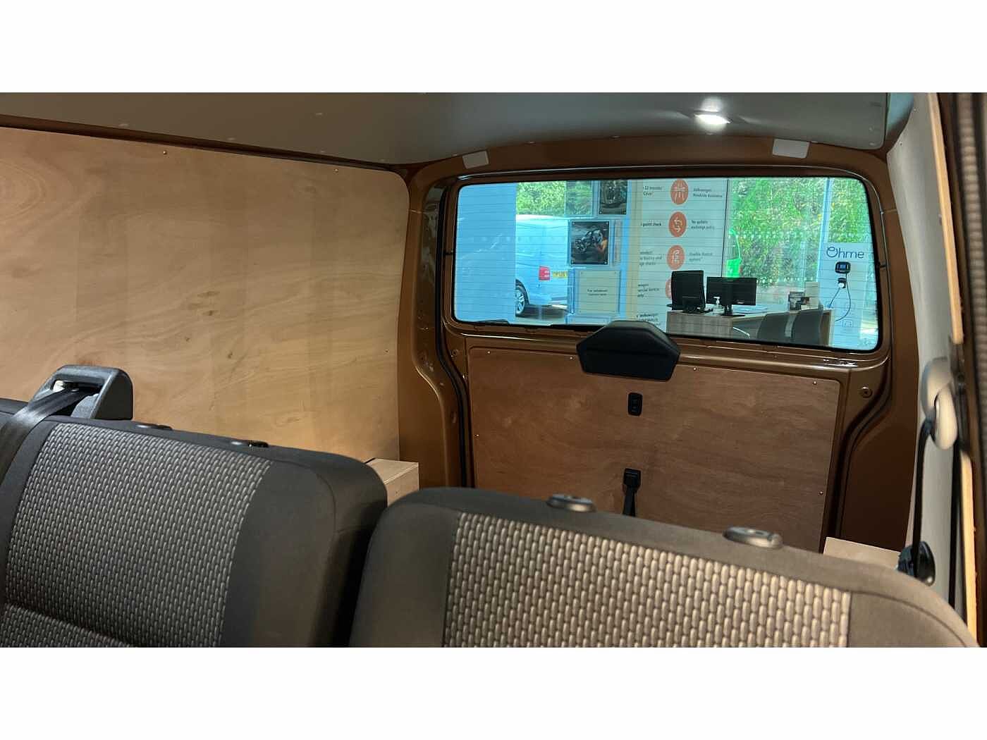 Volkswagen Transporter T32 Kombi Highline LWB 150 PS 2.0 TDI 6sp Manual
