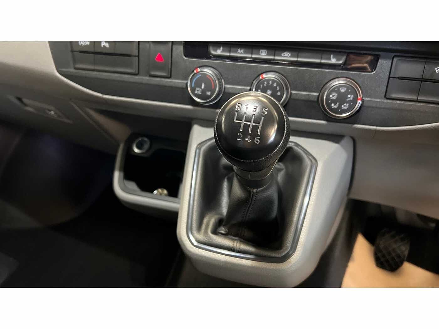 Volkswagen Transporter T32 Kombi Highline LWB 150 PS 2.0 TDI 6sp Manual