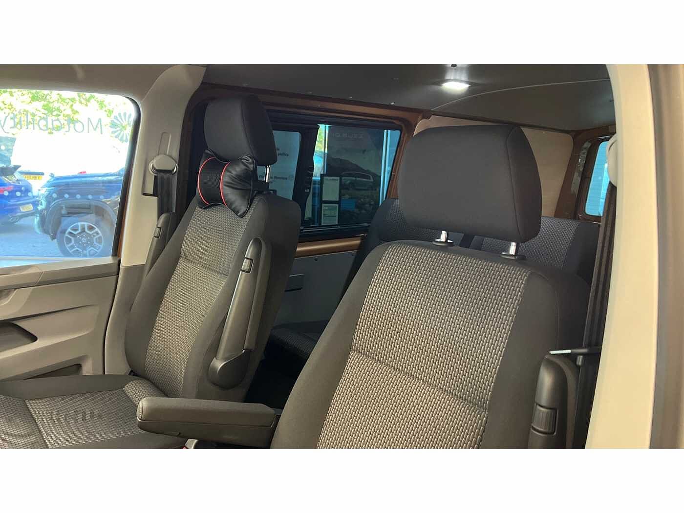 Volkswagen Transporter T32 Kombi Highline LWB 150 PS 2.0 TDI 6sp Manual