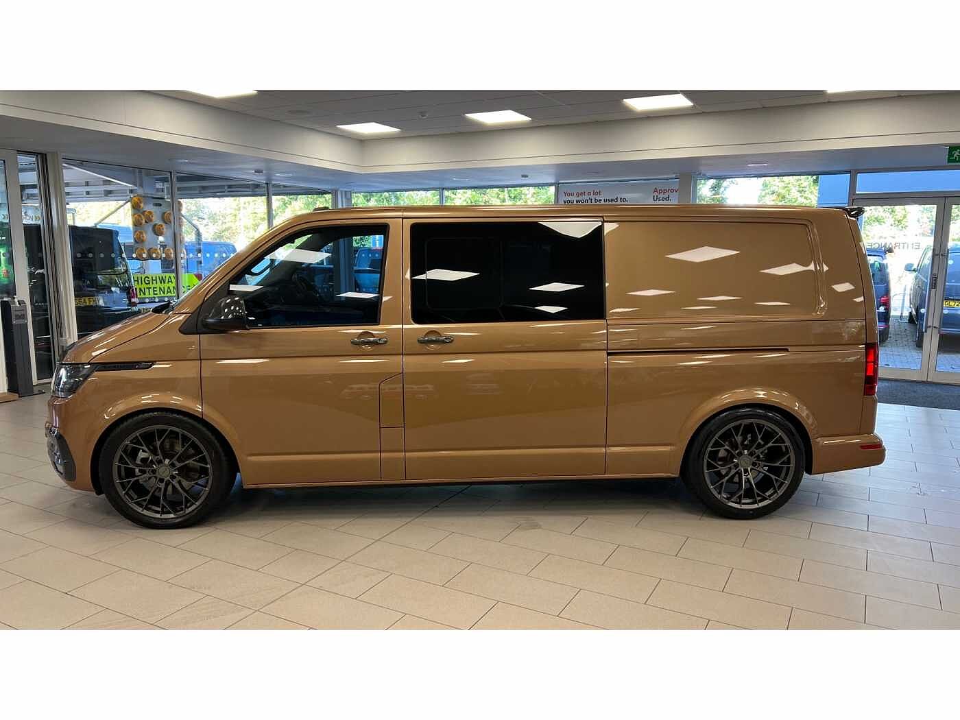 Volkswagen Transporter T32 Kombi Highline LWB 150 PS 2.0 TDI 6sp Manual