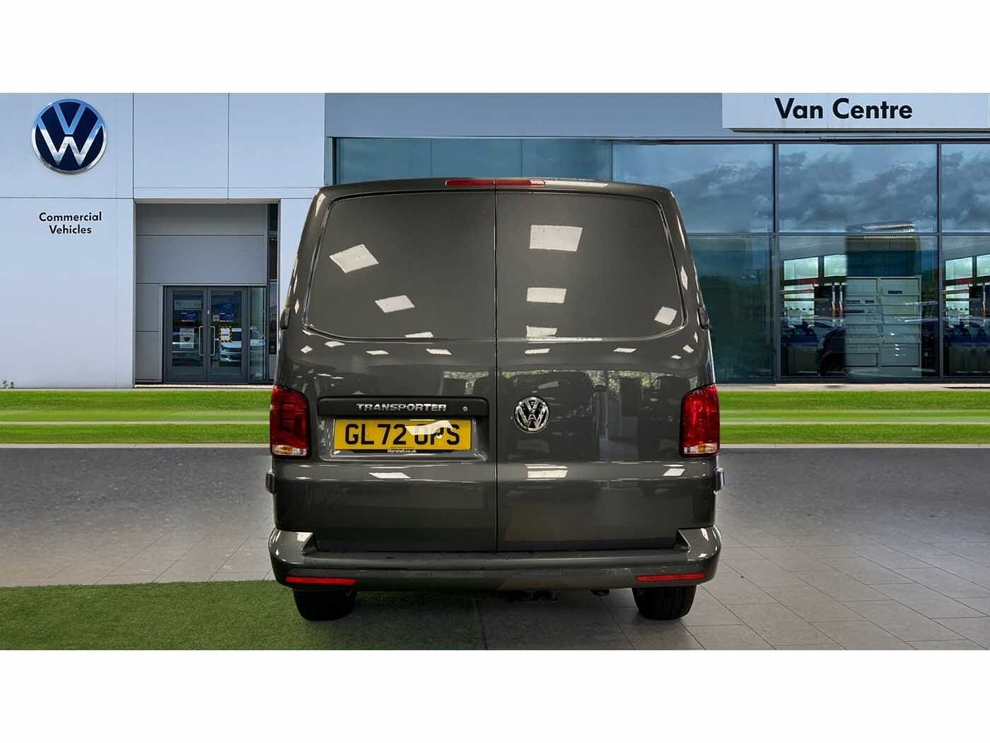 Volkswagen Transporter T32 Panel van Highline LWB 150 PS 2.0 TDI 7sp DSG