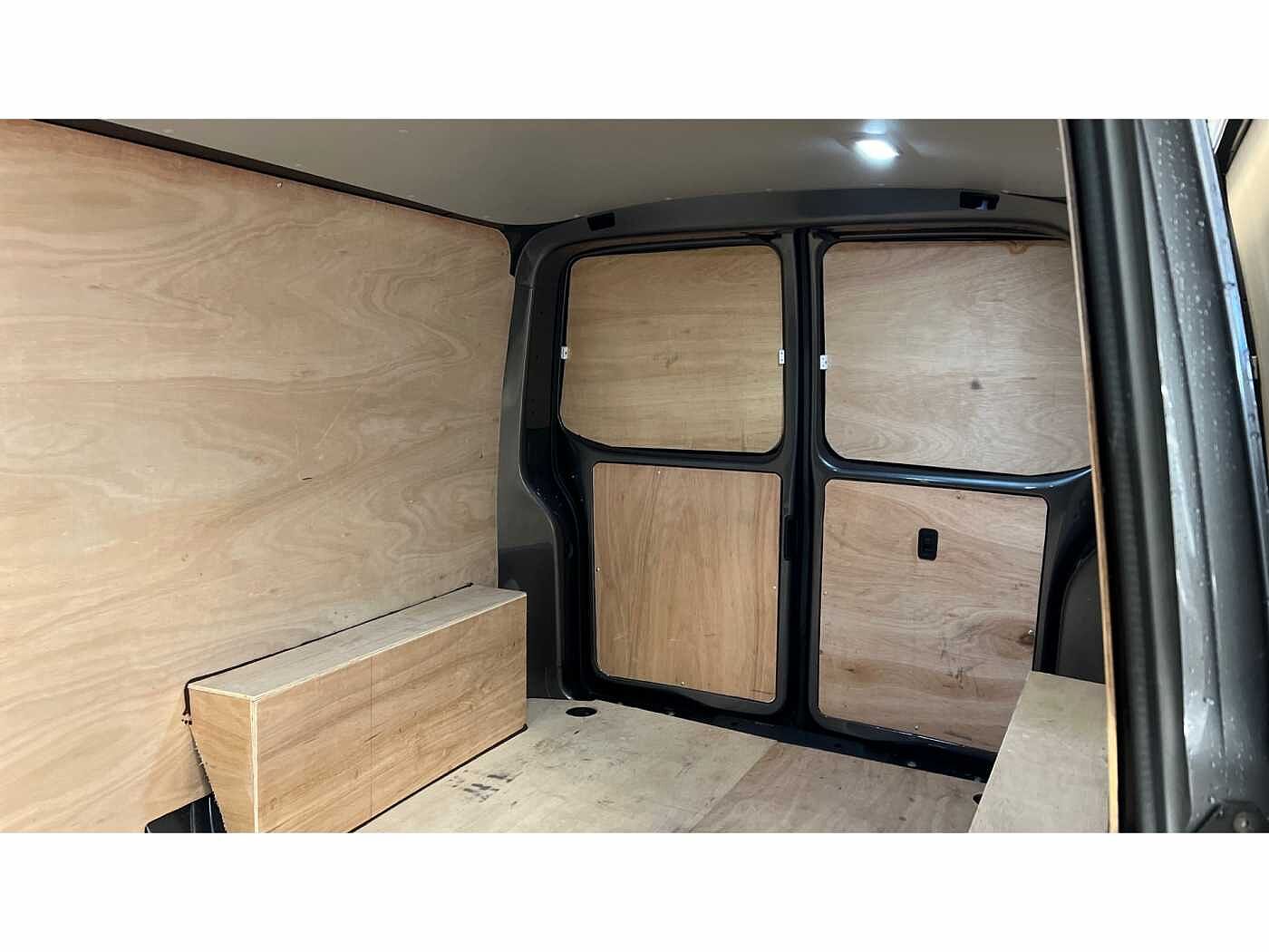 Volkswagen Transporter T32 Panel van Highline LWB 150 PS 2.0 TDI 7sp DSG
