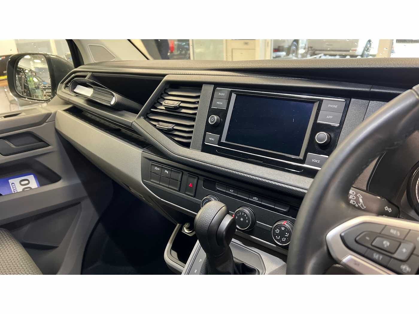 Volkswagen Transporter T32 Panel van Highline LWB 150 PS 2.0 TDI 7sp DSG