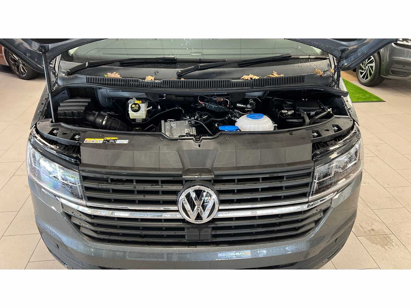 Volkswagen Transporter T32 Panel van Highline LWB 150 PS 2.0 TDI 7sp DSG