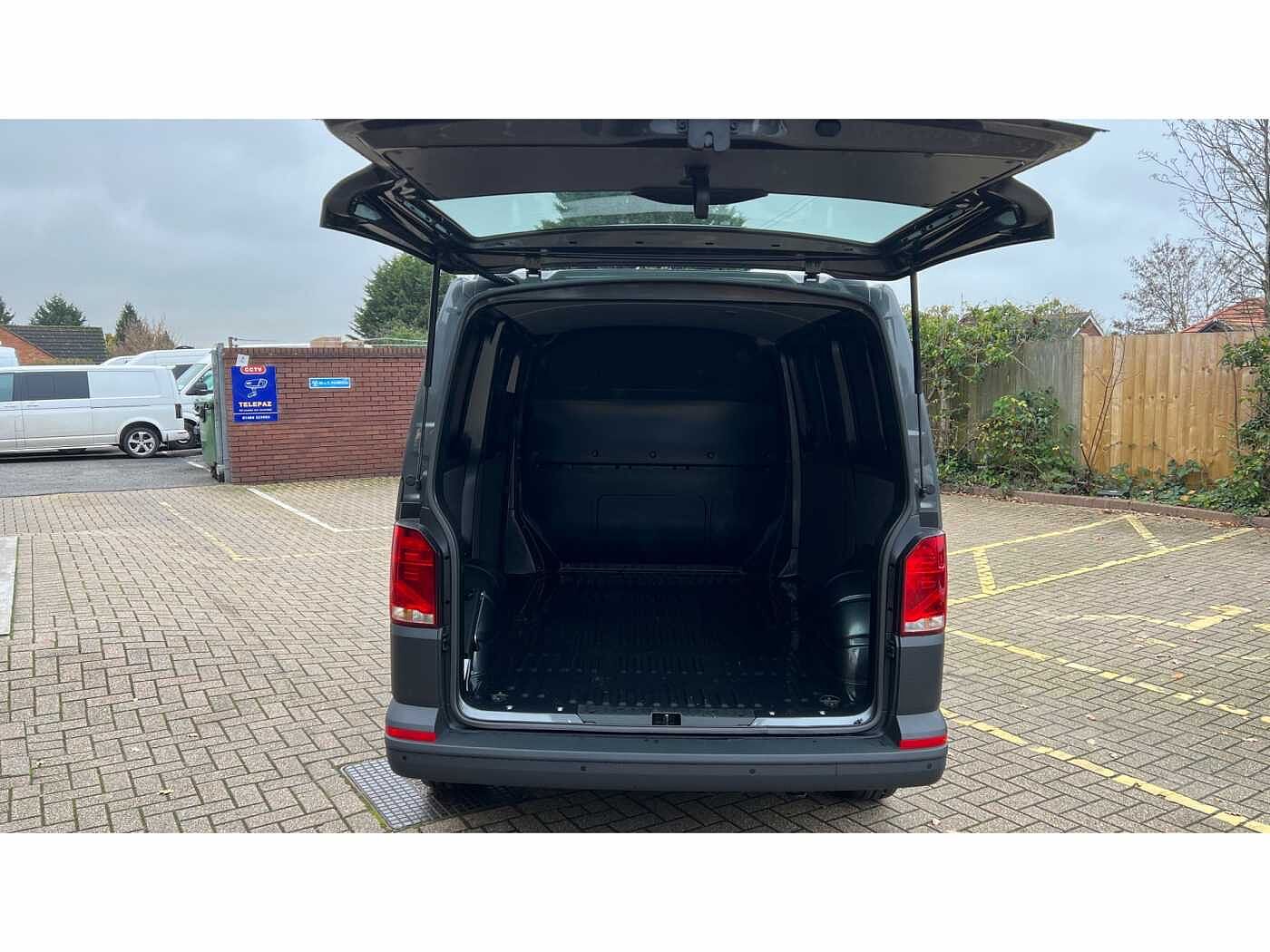 Volkswagen Transporter T30 Panel van Startline SWB 110 PS 2.0 TDI 5sp Manual
