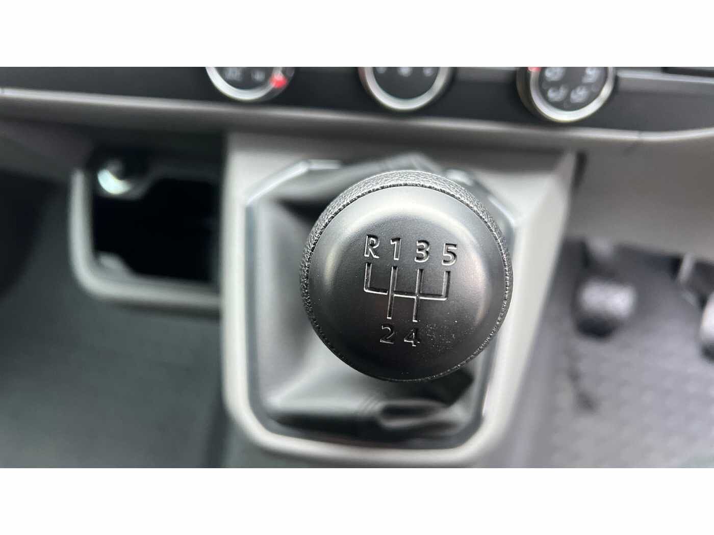 Volkswagen Transporter T30 Panel van Startline SWB 110 PS 2.0 TDI 5sp Manual