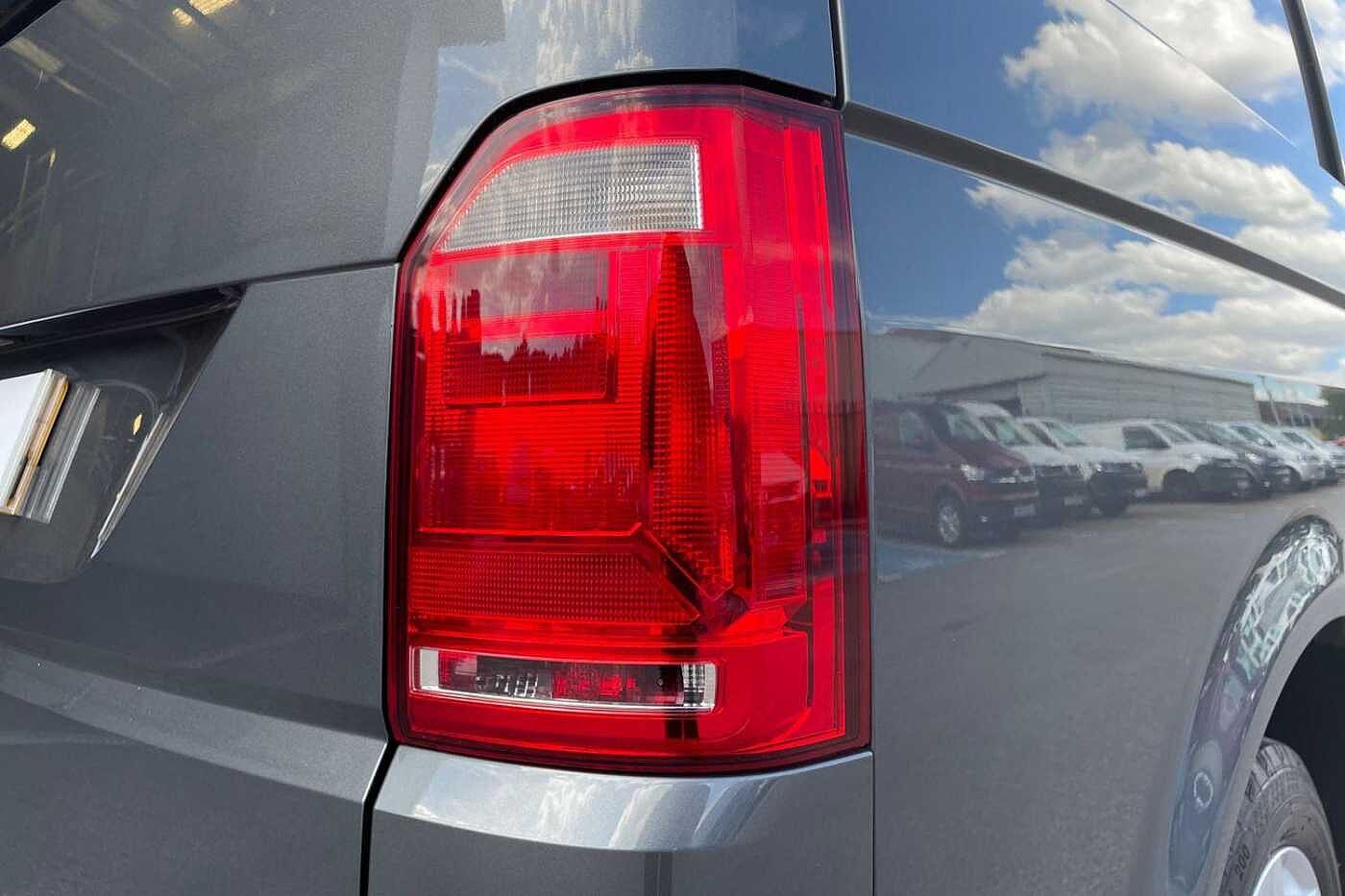 Volkswagen Transporter T32 Highline SWB EU6 150 PS 2.0 TDI BMT 7sp DSG Kombi Van