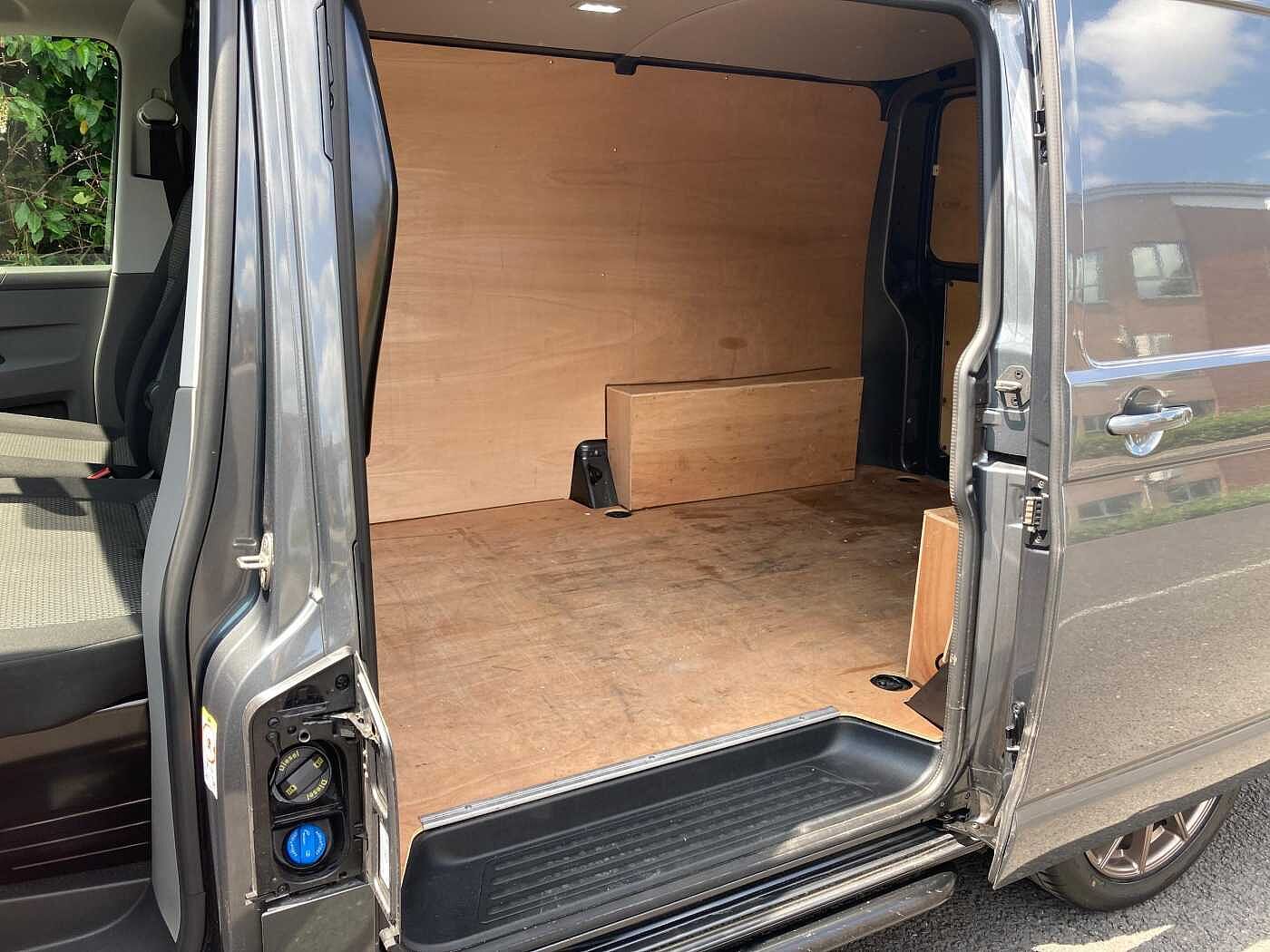 Volkswagen Transporter T32 SWB 2.0 BiTDI 204 Highline DSG