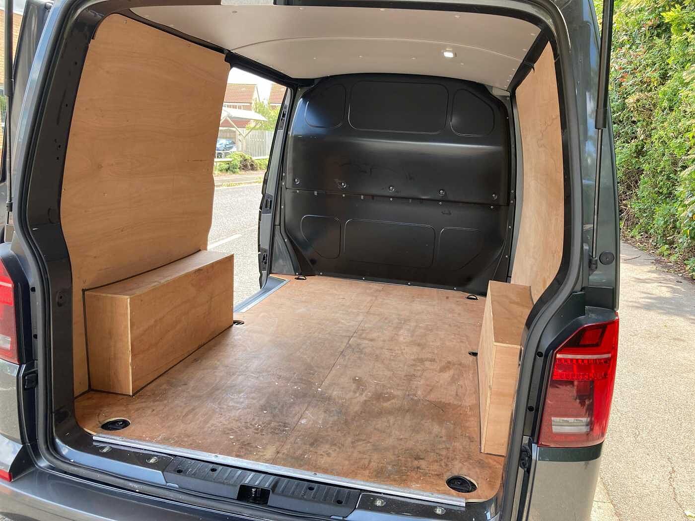 Volkswagen Transporter T32 SWB 2.0 BiTDI 204 Highline DSG