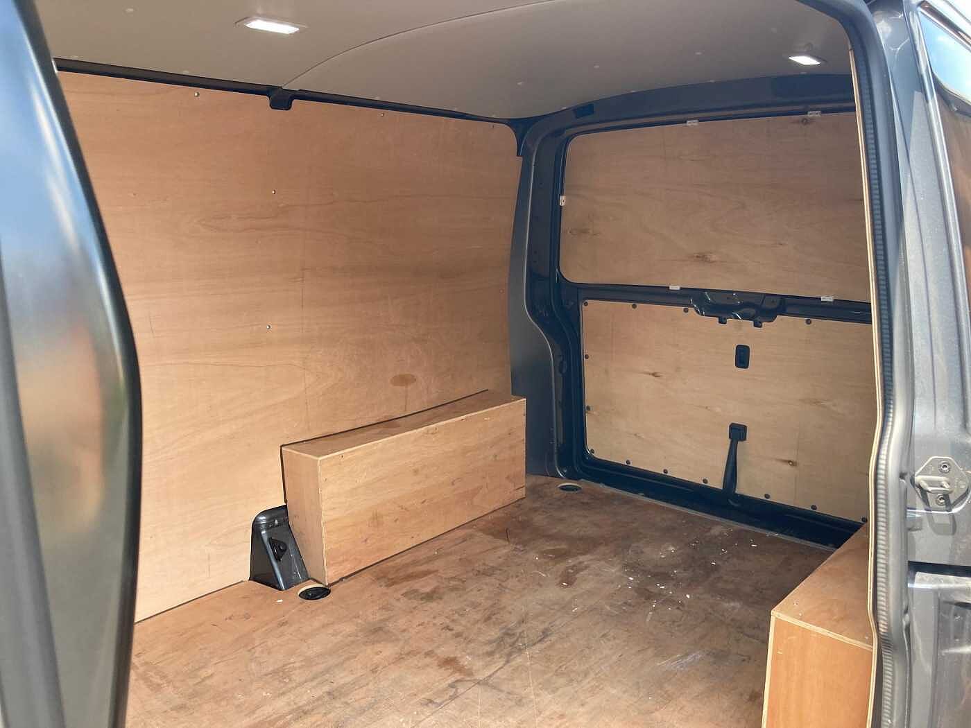 Volkswagen Transporter T32 SWB 2.0 BiTDI 204 Highline DSG