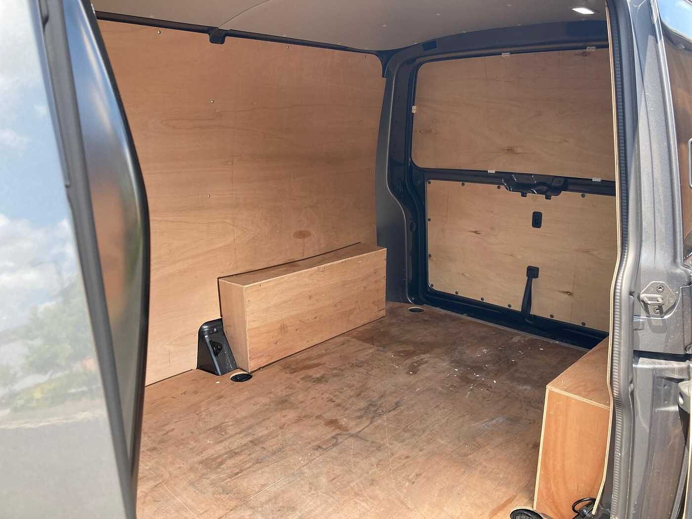 Volkswagen Transporter T32 SWB 2.0 BiTDI 204 Highline DSG