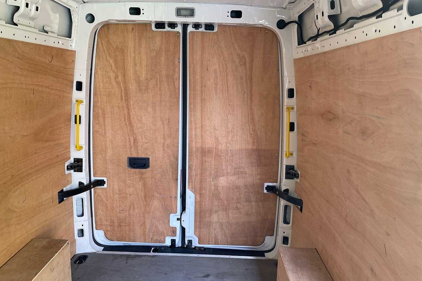 Volkswagen Crafter CR35 MWB FWD 2.0 TDI 140PS Trendline High Roof Van